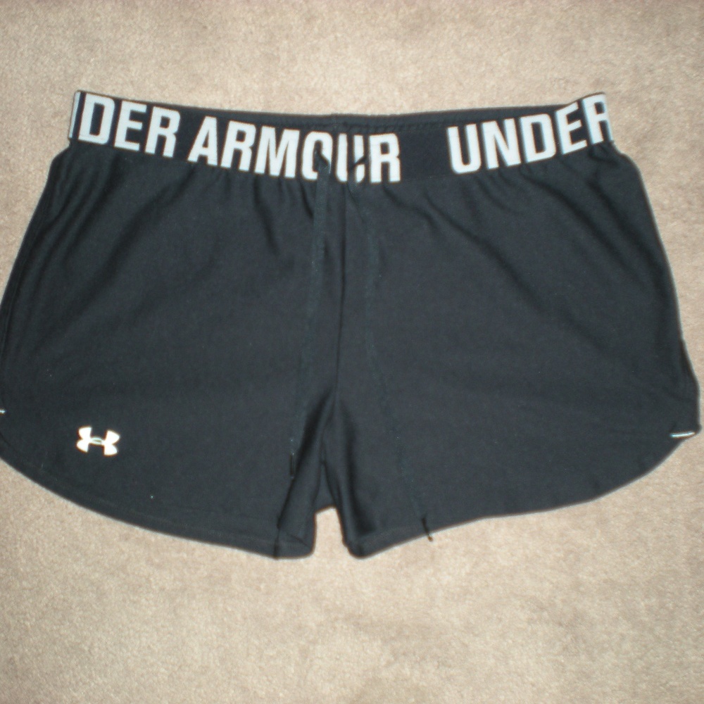 Womens L Under Armour Loose Shorts